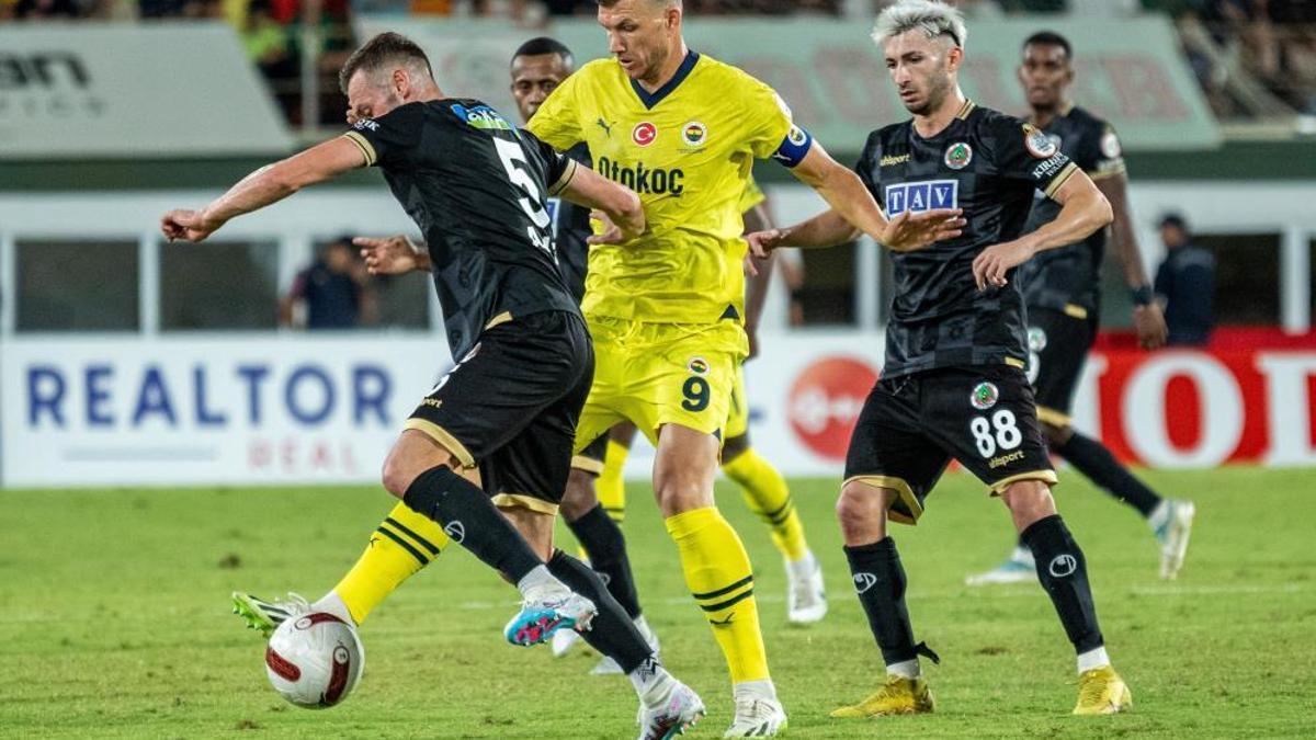 Fenerbahçe, zirve yarışında yara aldı