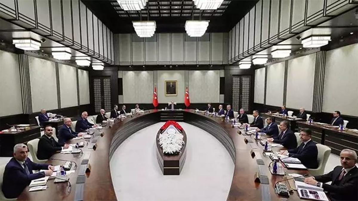 Kabine bugün toplanıyor! Gündem öğretmen ataması olacak