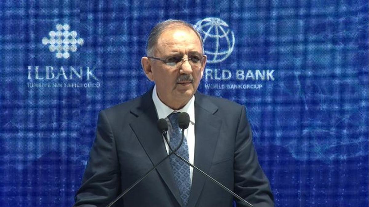 Bakan Özhaseki: 680 bin civarında konut, 70 bin civarında iş yeri yıkıldı