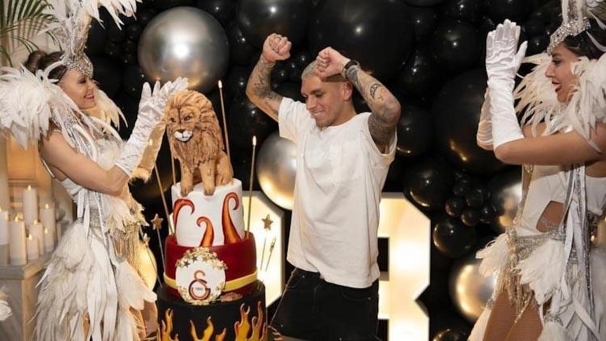 Lucas Torreira yeni yaşını dansçılarla kutladı! “Ayrılık yaramış”