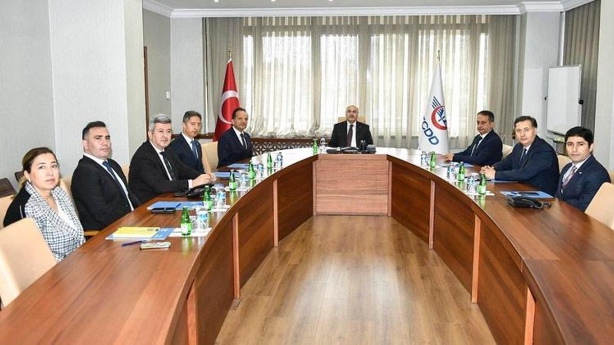 Gerçekleşecek projeler konuşuldu: Vali Köşger, TCDD 6. Bölge Müdürlüğünü ziyaret etti