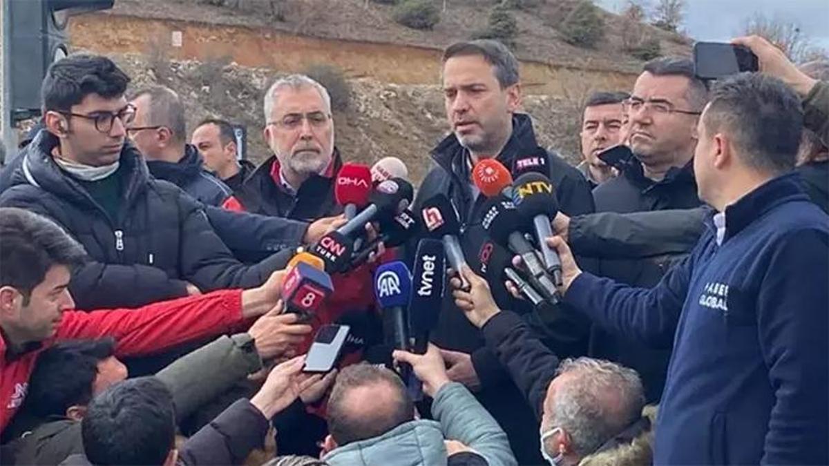 Erzincan'daki toprak kaymasında son durum! Bakan Bayraktar: Bugün netice alacağımızı umuyorum