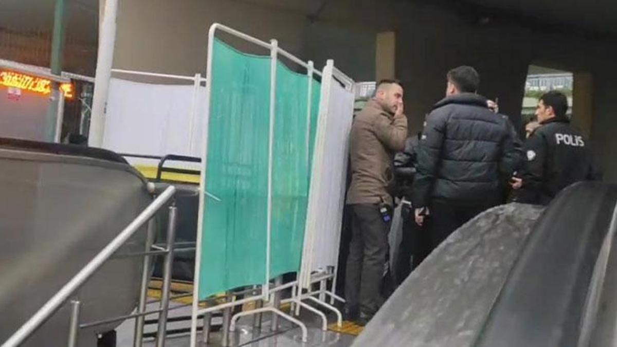 Metrobüs durağındaki yürüyen merdiveni tamir edenişçi merdivenin çalışması sonucu sıkışarak hayatını kaybetti