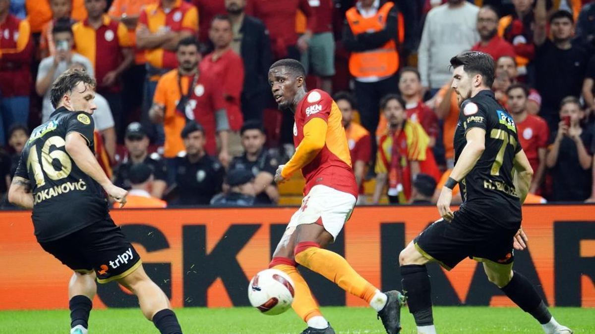 Galatasaray, liderlik koltuğunu devraldı