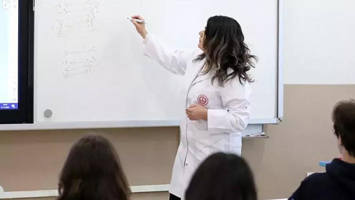 Kadın öğretmen adaylarına burs ve gelişim programı desteği