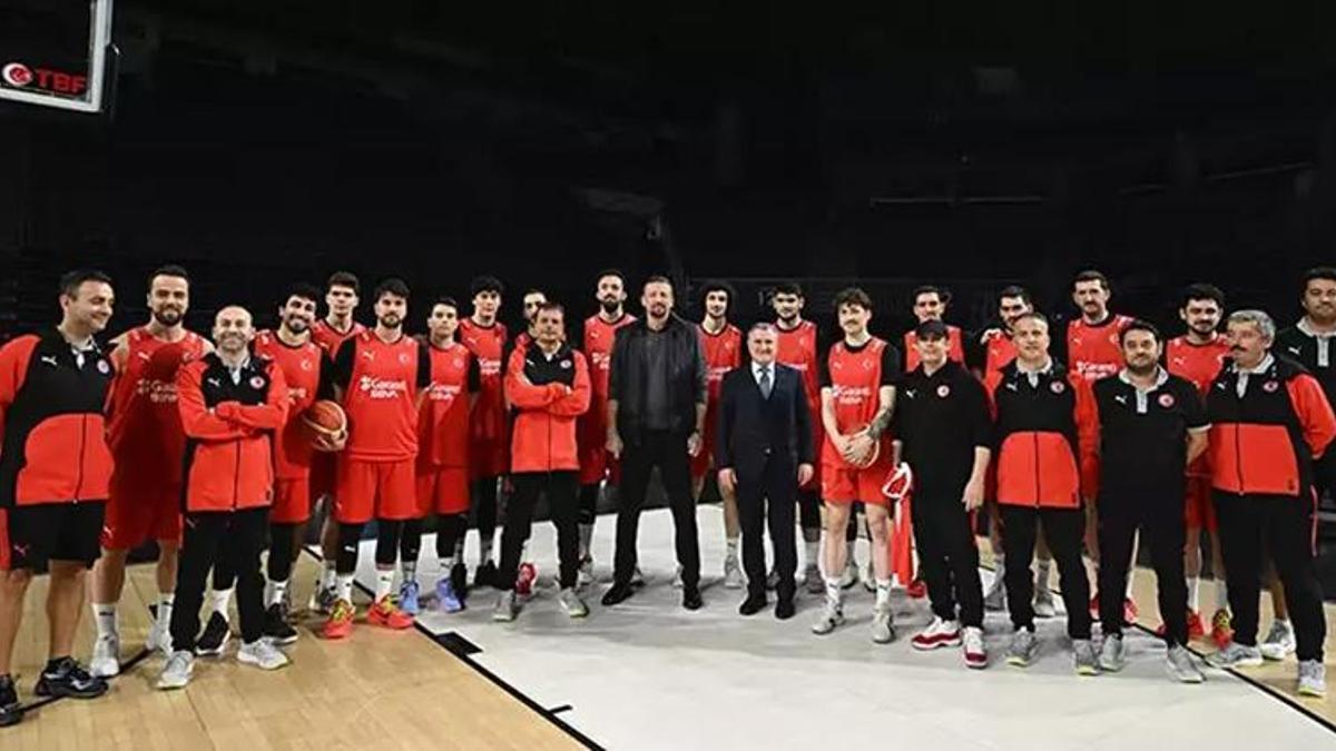 Bakan Bak'tan 12 Dev Adam'a idman ziyareti!