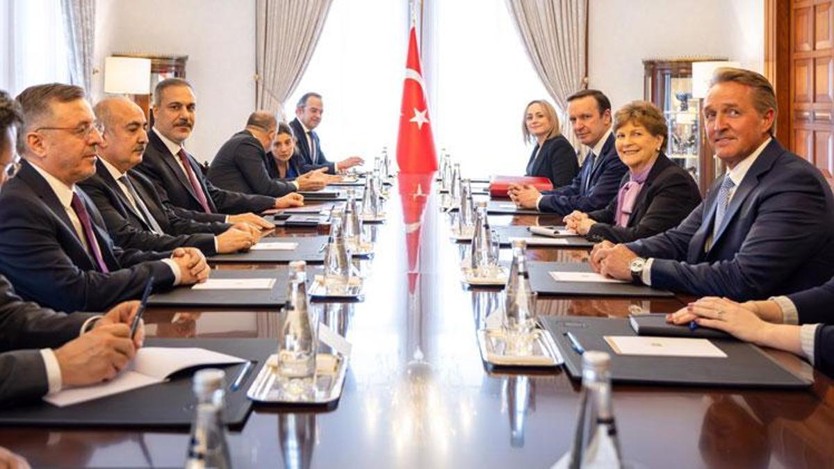 Dışişleri Bakanı Hakan Fidan, ABD’li senatörlerle bir araya geldi