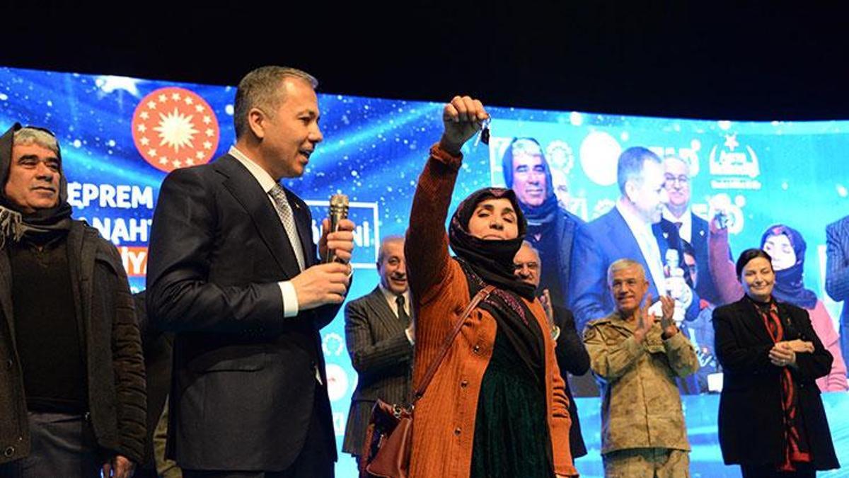Bakan Yerlikaya açıkladı: Her ay 15-20 bin konut ve köy evini hak sahipleri ile buluşturacağız