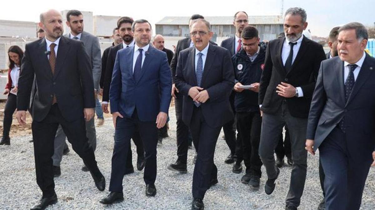 Bakan Özhaseki’den Adana'daki kentsel dönüşüm projesinde vatandaşlara büyük müjde