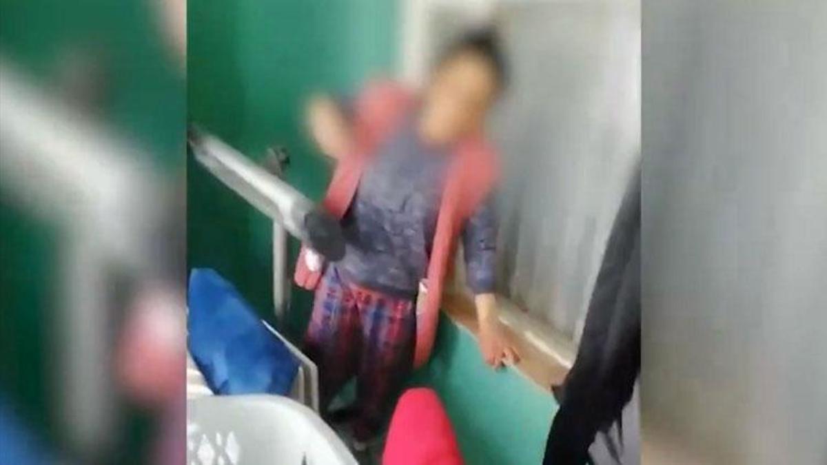 Kesinleşmiş hapis cezası bulunan kadın, vitrinin arkasına yaptırdığı gizli bölmede yakalandı