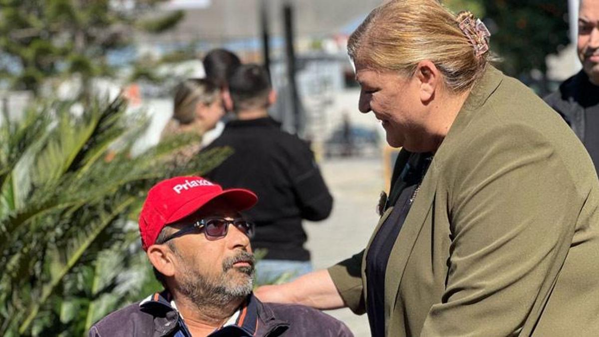 Ceyhan’da hayata engel yok! 50 kişiye tekerlekli sandalye hediye etti