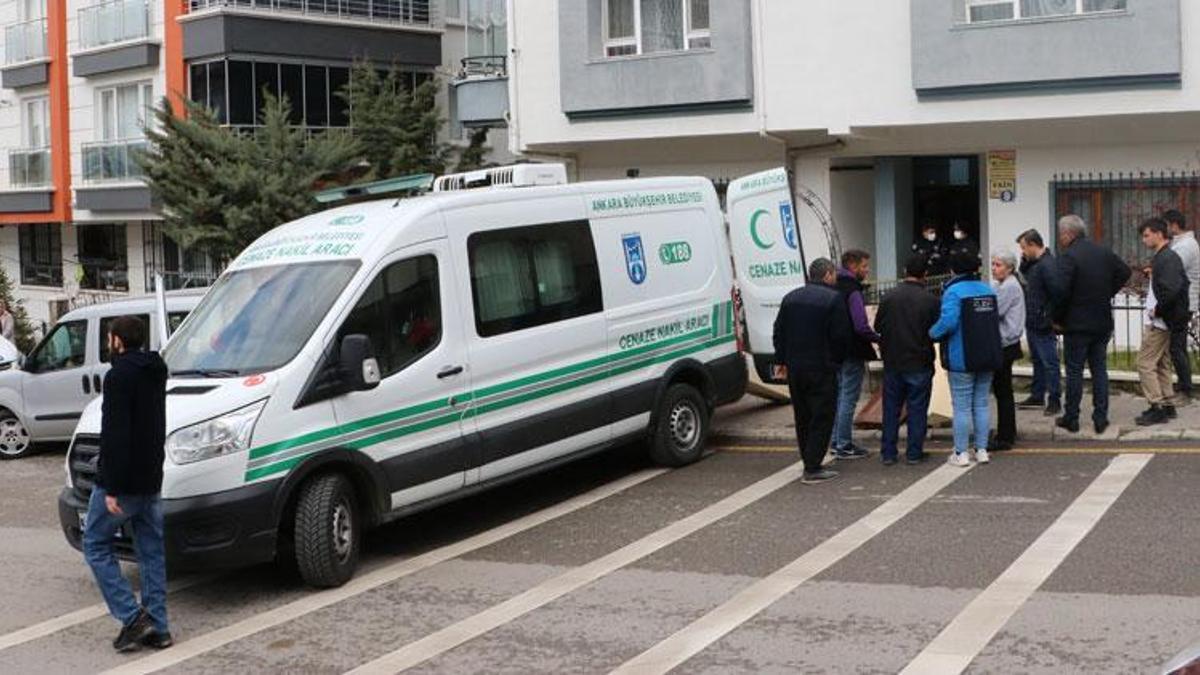 Bastonla bakkala gitti, dönüşte eşini ve oğlunu katletti