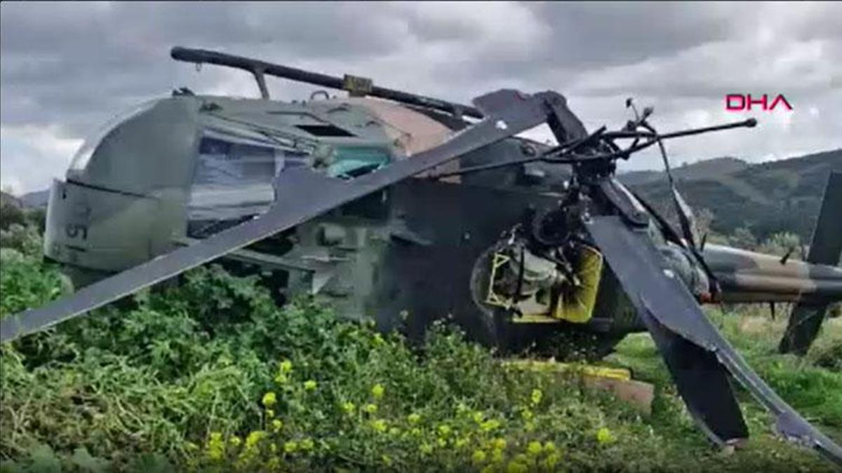 Çiğli 2. Ana Jet Üssü'nden havalanan askeri helikopter araziye zorunlu iniş yaptı
