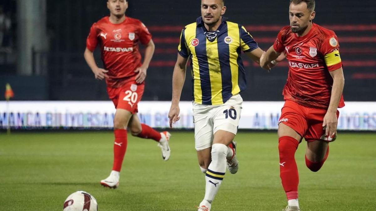 Fenerbahçe sonradan açıldı, takibi sürdürdü