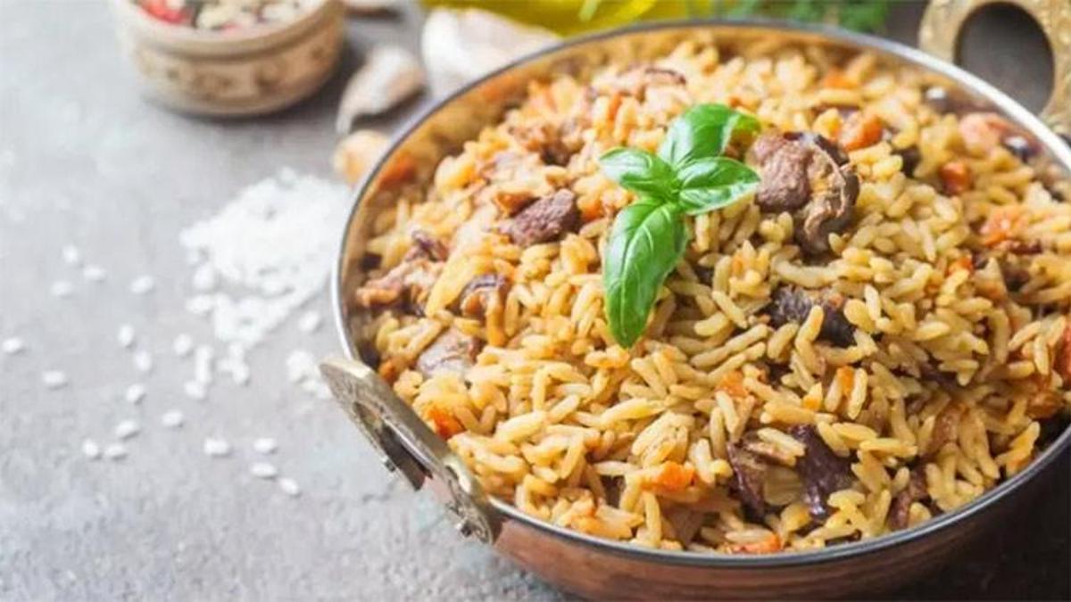 Adanalıların vazgeçilmezi: Bir kez yiyen tadını unutamıyor! Adana usulü avgan pilavı nasıl yapılır?