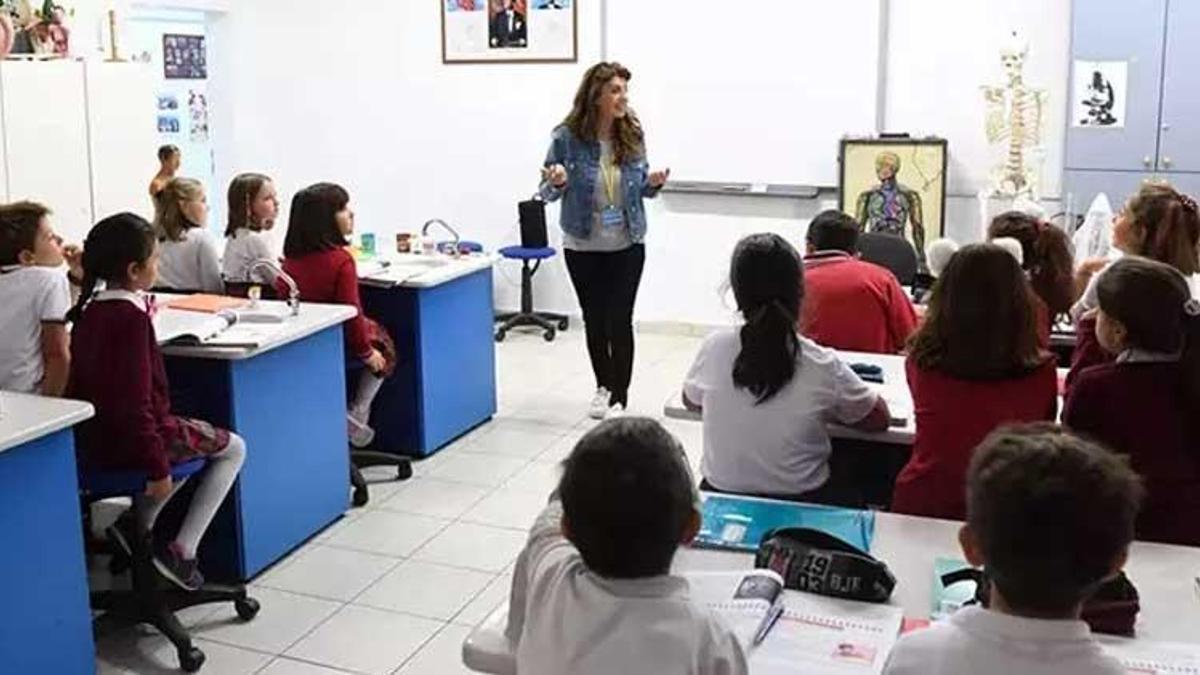 Seçim toplantısında ek ders kesilir mi 2024? Seçim toplantısında ek ders ödenir mi, seçim toplantısına giden öğretmenin ek dersi kesilir mi?