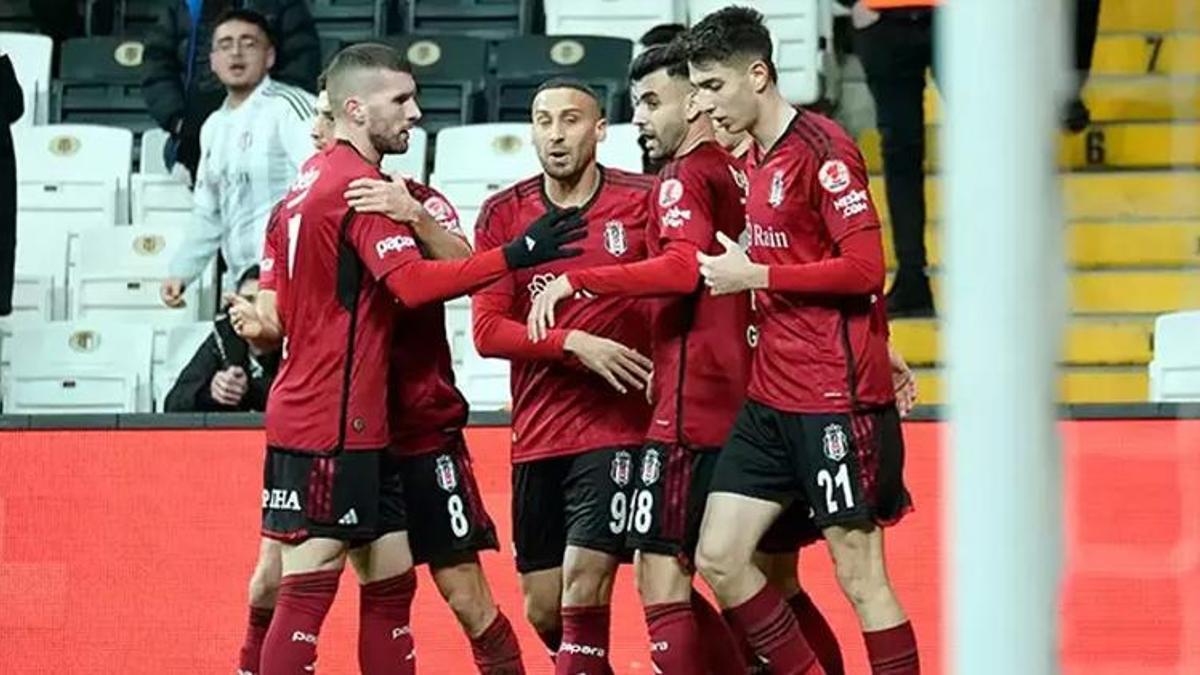 Beşiktaş'ta iki ismin bileti kesildi! Sezon sonunda ayrılıyorlar