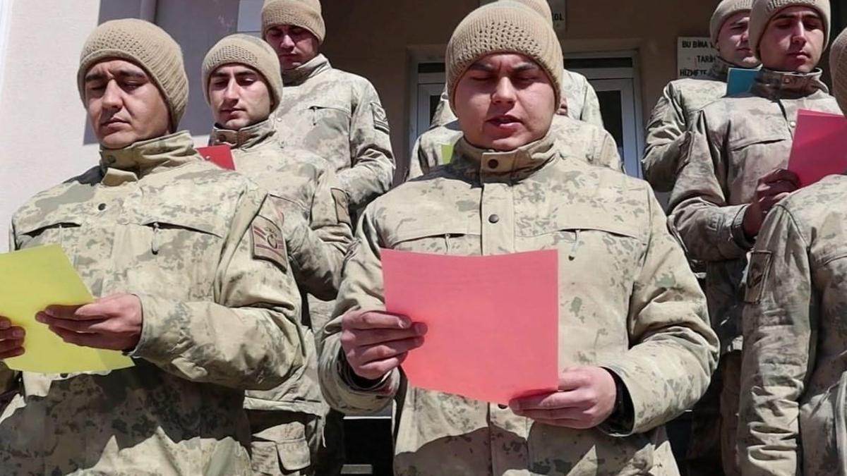 Çorumlu ilkokul öğrencilerinden İran sınırındaki askerlere mektup