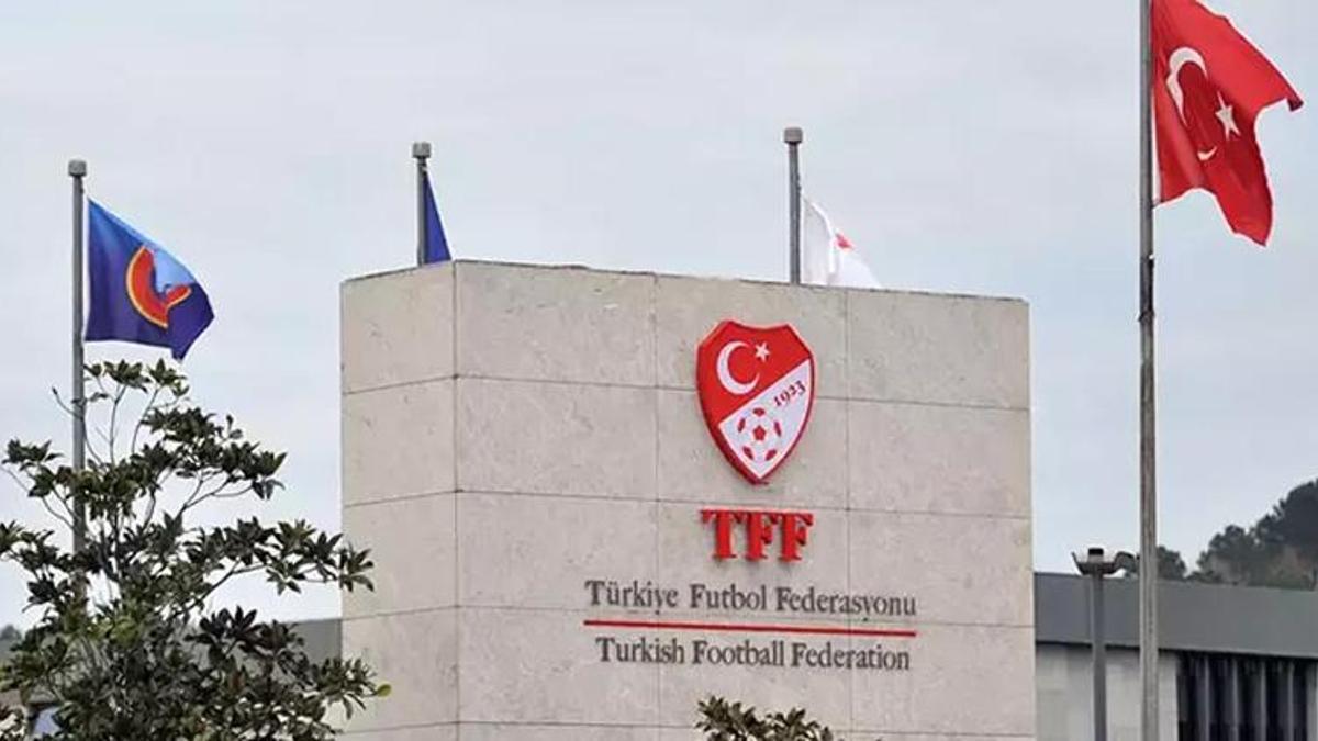 TFF'de Talat Papatya görevinden istifa etti