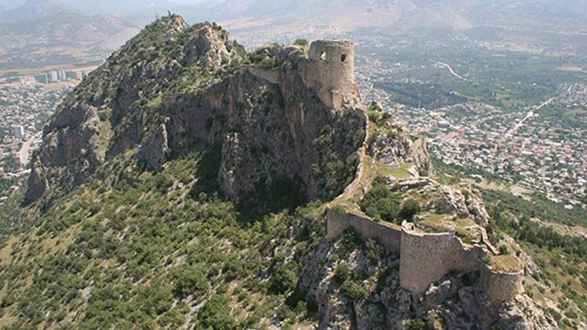 Tarihi Kozan Kalesi restorasyon ile eski ihtişamına yeniden kavuşacak