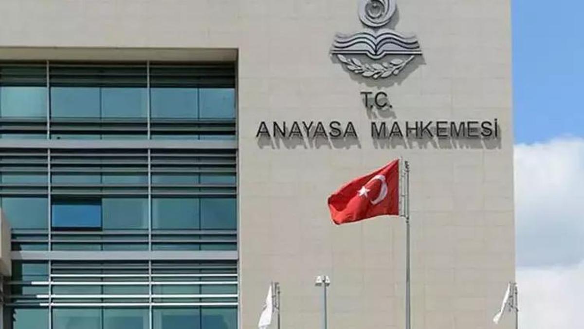 Anayasa Mahkemesi'nin yeni başkanı Kadir Özkaya oldu