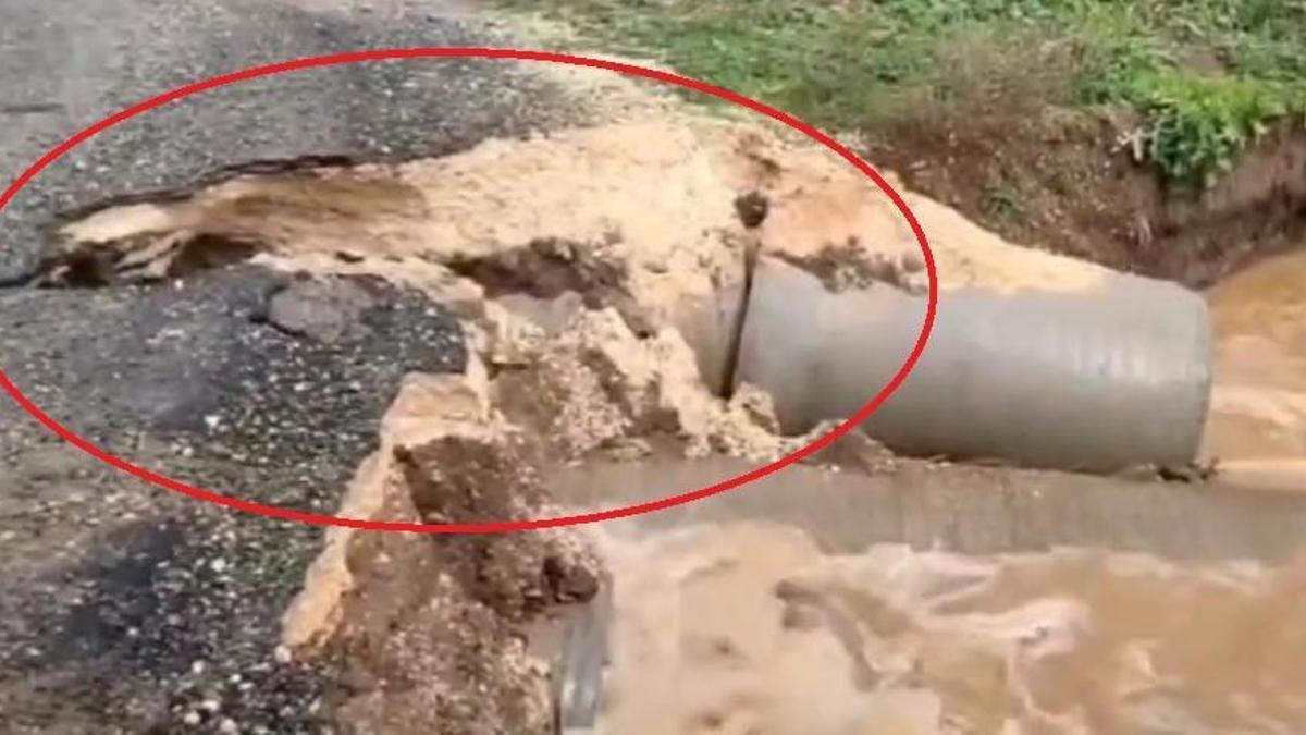 Diyarbakır'da sağanak; dere taştı, yol çöktü, tarlalar su altında kaldı