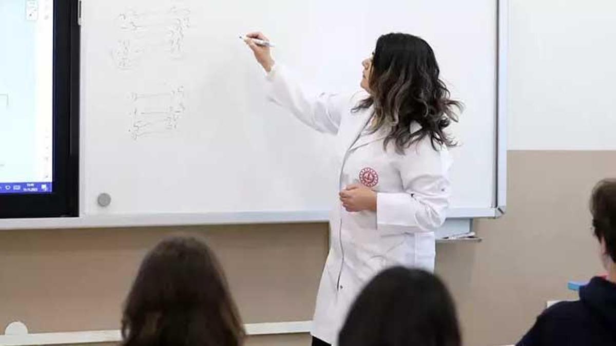 Seminerler ek ders mi, öğretmenlerin nisan ayı ek ders ücreti kesilecek mi? Ek ders ücreti hangi durumlarda kesilir?