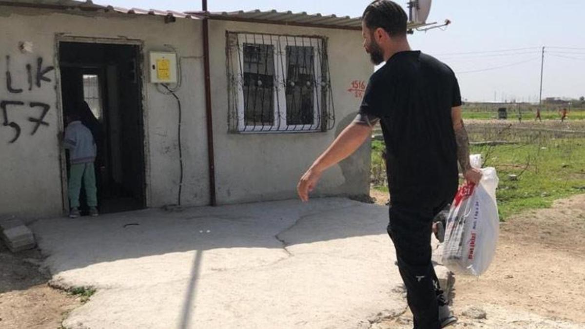 Her gün onlarca aileye yardım kolisi dağıtıyorlar! Her gün 100 kişiye ulaşılıyor