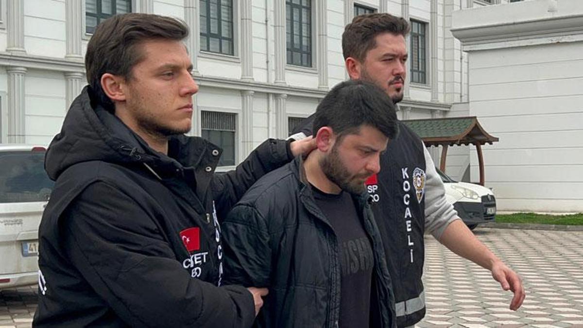 Tartıştığı ağabeyini boğazından bıçaklayıp öldürdü