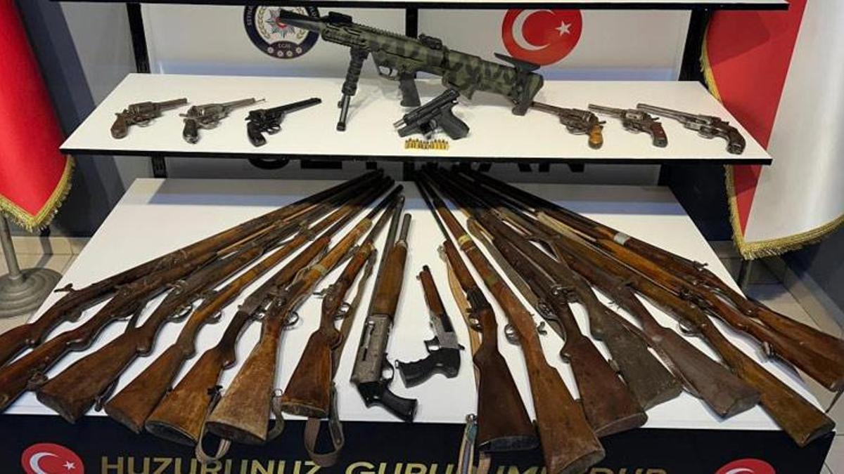 Seyhan polisi barda 25 ruhsatsız silah ele geçirdi! Cephanelik çıktı
