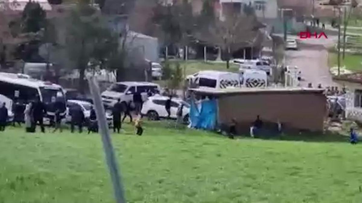 Diyarbakır'da oy verme işlemi sırasında silahlı, taşlı, sopalı kavga! Çok sayıda yaralı var