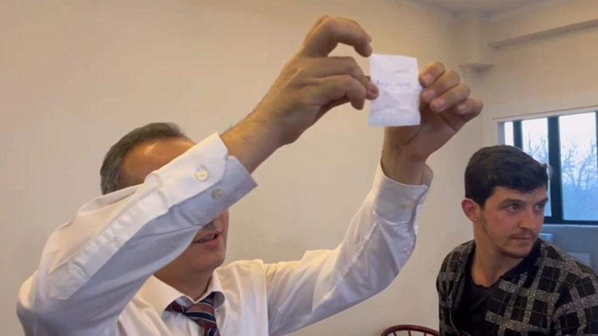 Seçimde 2 aday eşit oy aldı, muhtar kurayla belirlendi