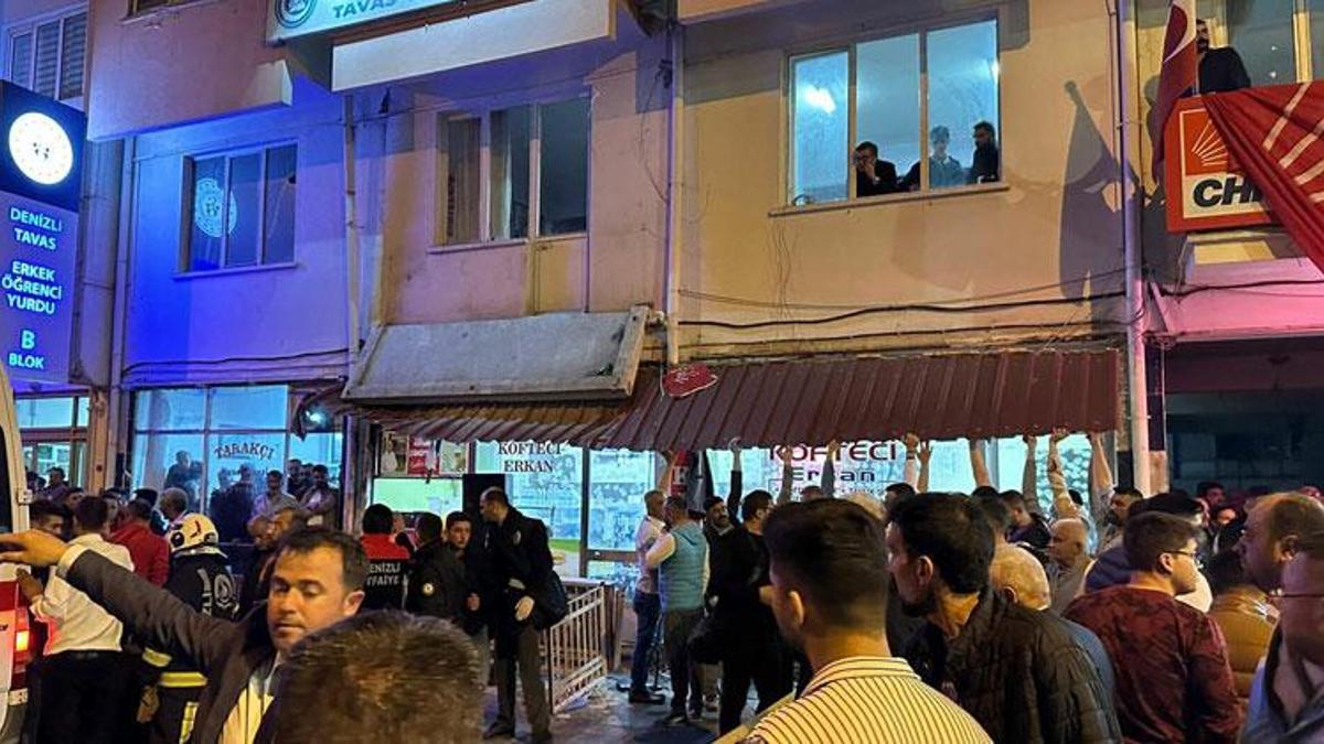 Denizli CHP ilçe başkanlığında seçim kutlamasında balkon çöktü; 1'i ağır, 4 yaralı
