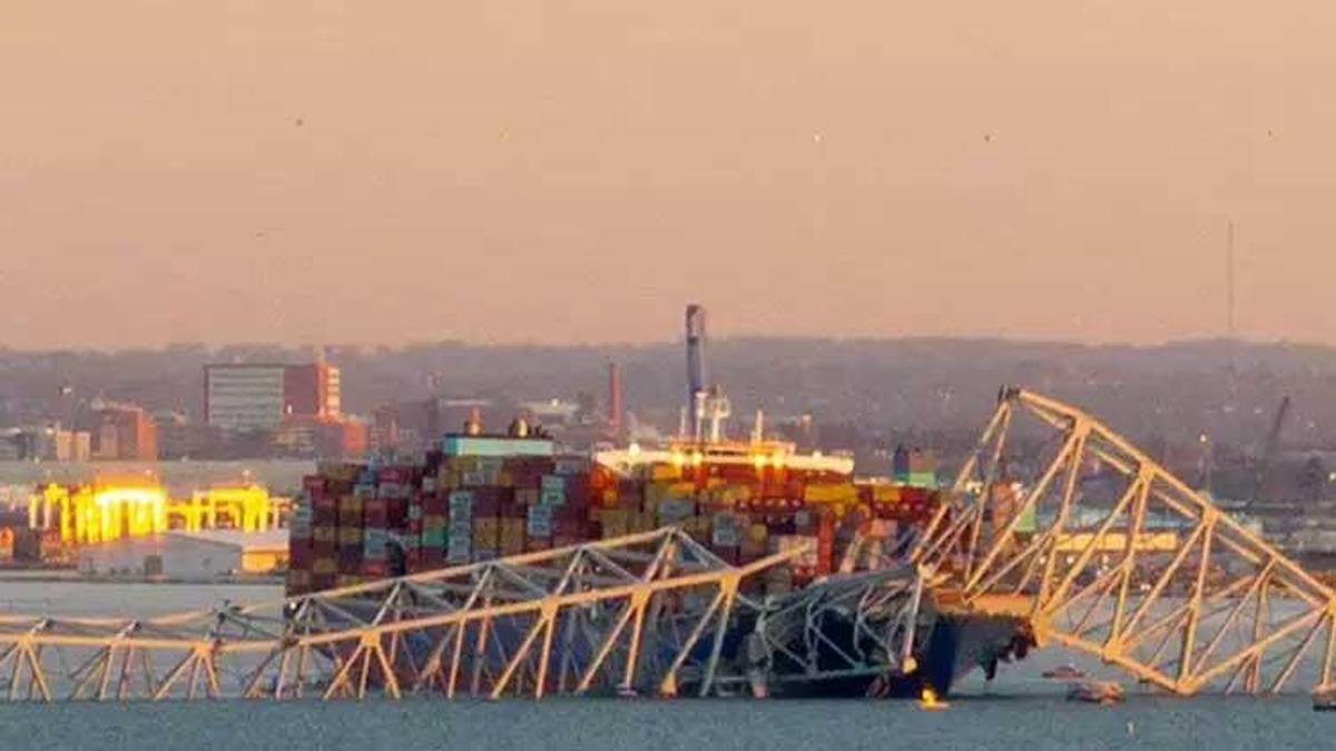 ABD'de çöken köprünün enkazını kaldırılaya 60 milyar dolarlık kaynak