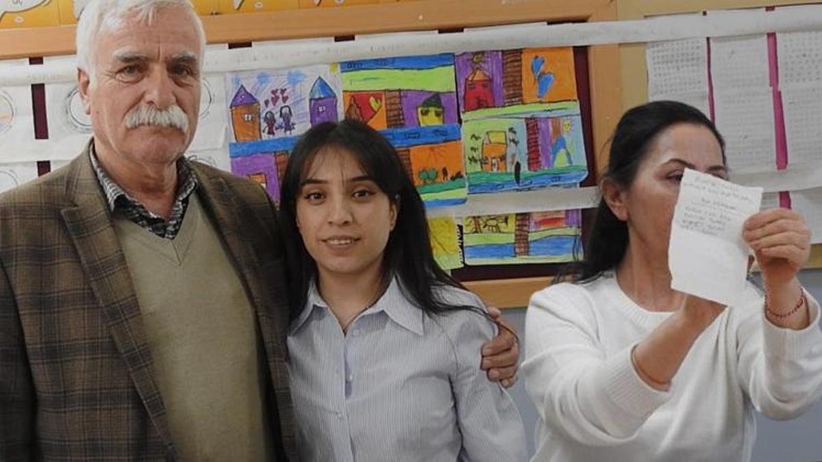 Oylar eşit çıkınca muhtar kura ile belirlendi