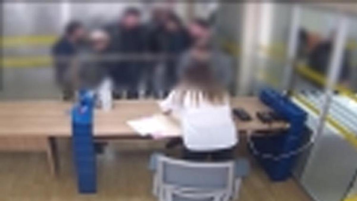 Sahte kimlikle arsa satmaya çalışan dolandırıcı tutukland!