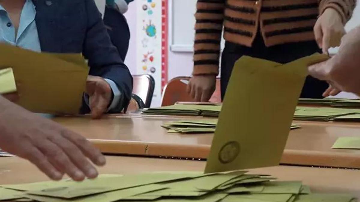 Van'da belediye başkanlığı AK Parti'ye geçti!