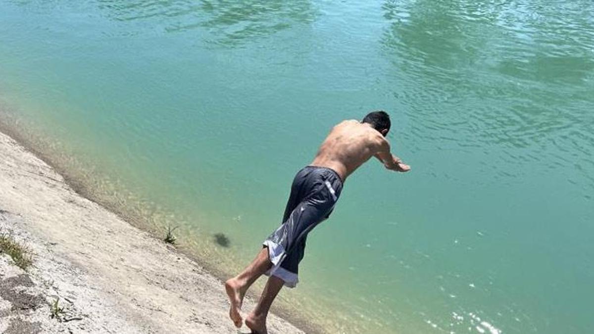 Sıcaklıklar arttı, gençlerin sulama kanalında tehlikeli serinliği başladı! "Korkunun ecele faydası yok"