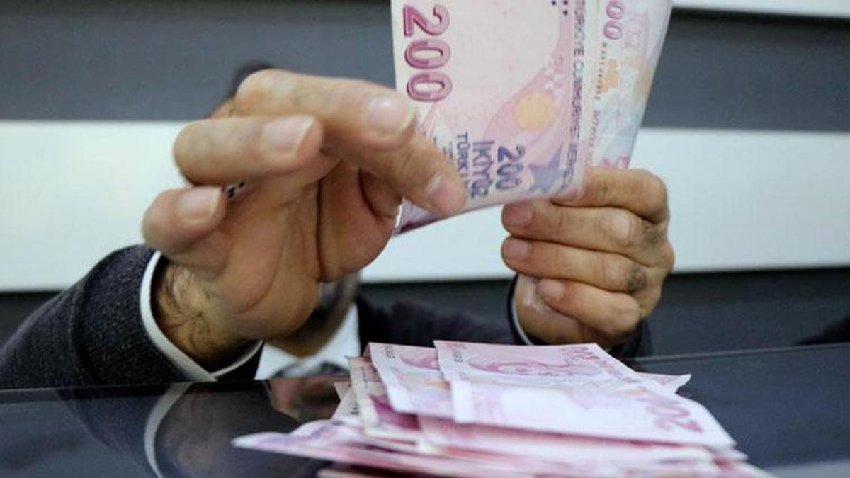 9 Günlük bayram tatilinde bankalar açık mı, kapalı mı, bayram tatilinde bankalar kaç gün kapalı? Pazartesi Salı bankalar çalışacak mı, tatil mi?