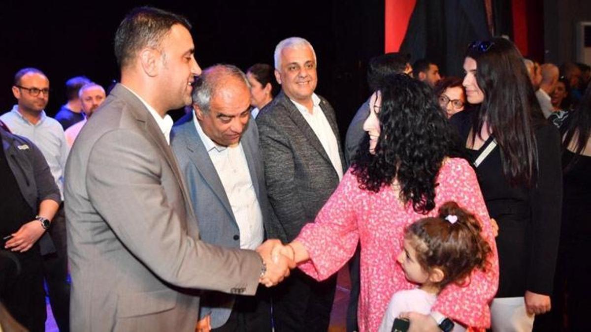 Başkan Kozay, belediye personeli ile bayramlaştı! "Birlikte yürüyeceğiz"