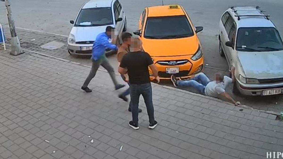 "Yan baktı" diye darp edip kaçtılar! Sokak ortasında şok eden olay