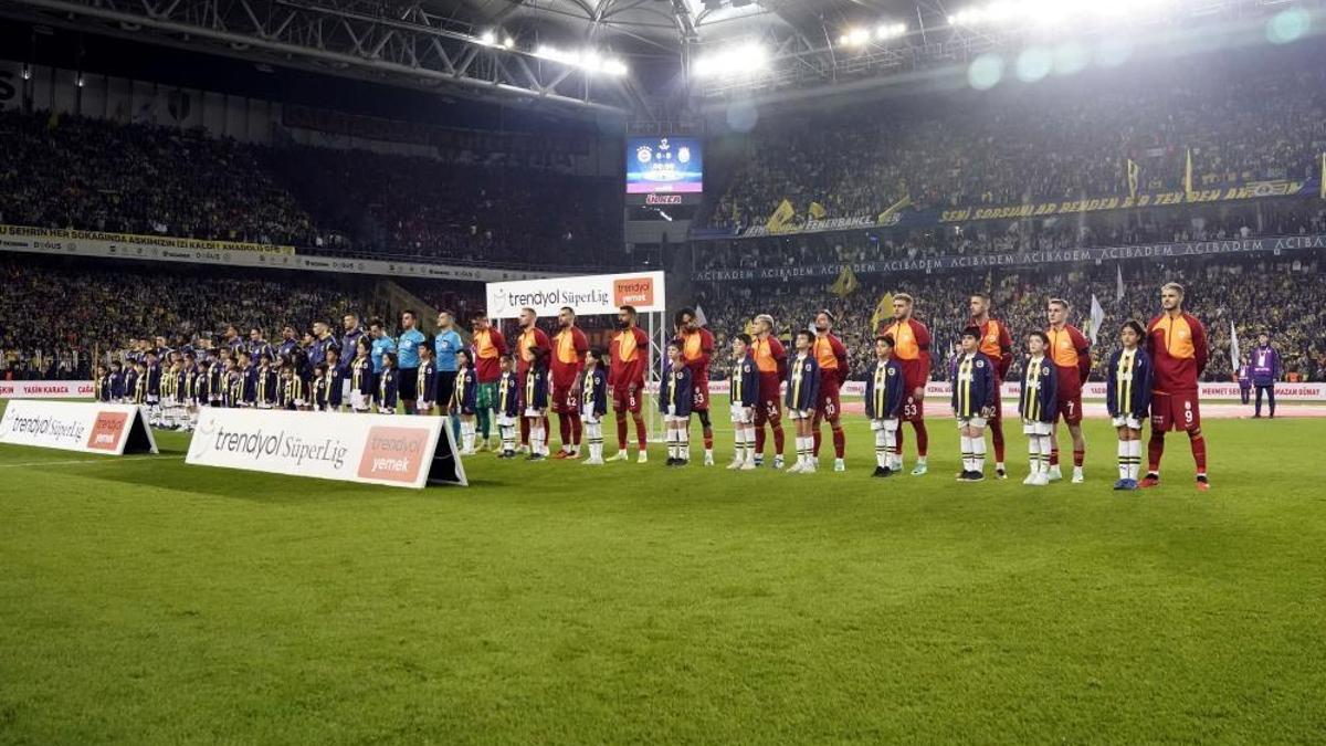 Süper Kupa'da Galatasaray ve Fenerbahçe'nin 11'leri belli oldu