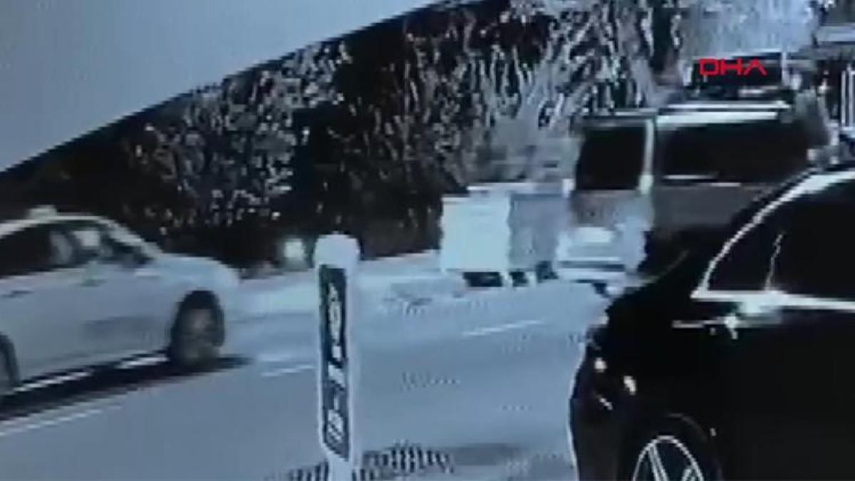 Film sahnelerini aratmadılar! Taksinin yolunu kesip kurşun yağdırdılar
