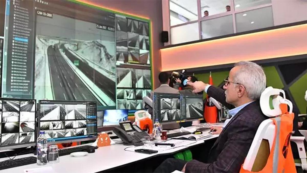 Bakan Uraloğlu: Akıllı yollar geliyor, kaza riski en aza indirilecek