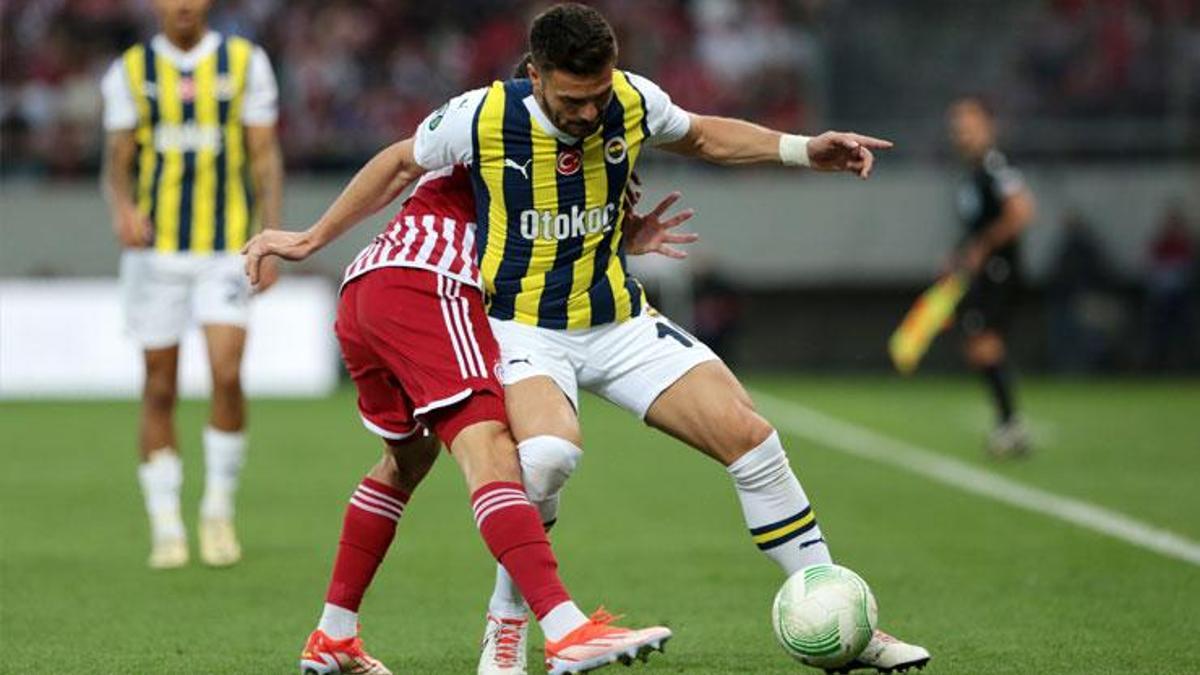 Fenerbahçe Atina'da Olympiakos'a 3-2 mağlup oldu