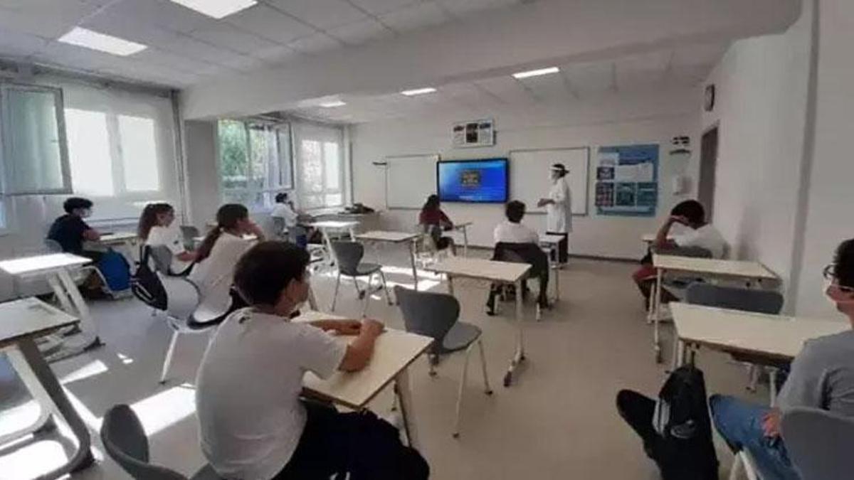 15 Nisan 2024 okul var mı, okullar pazartesi günü tatil mi?