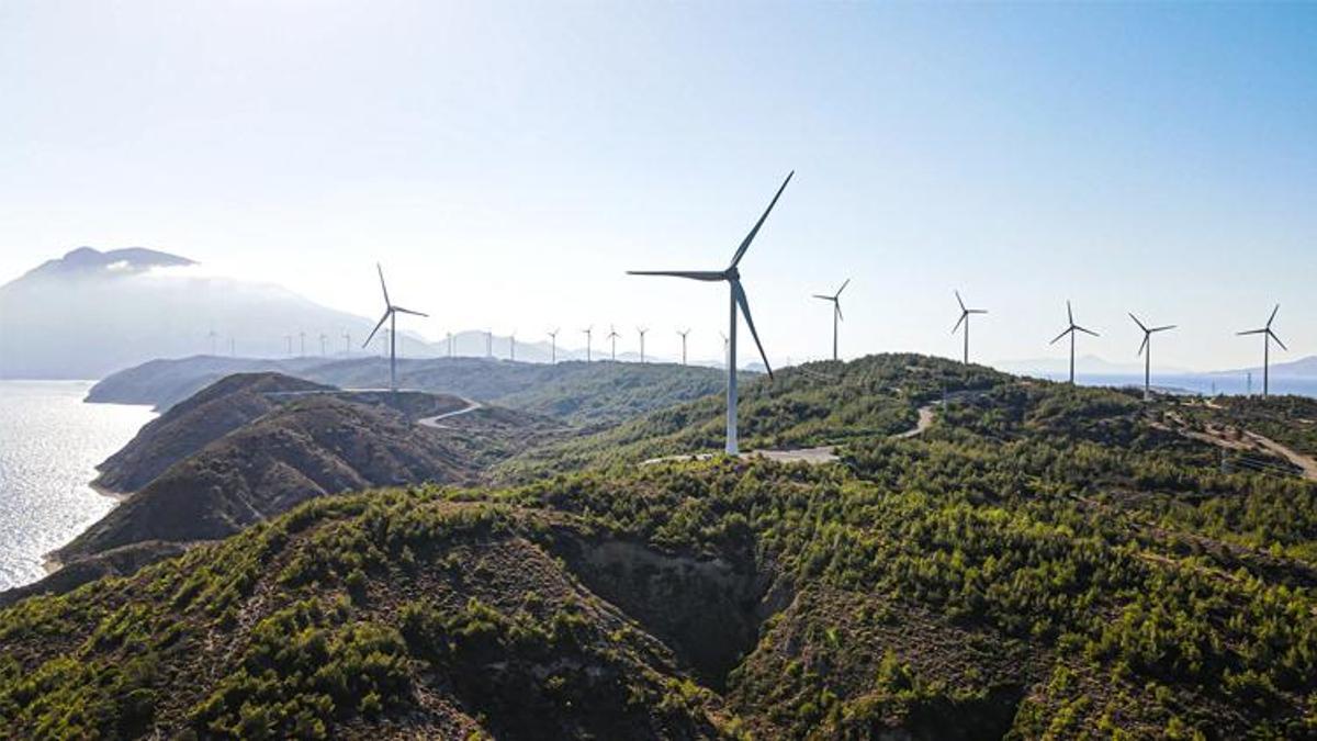 Bakan Bayraktar açıkladı! Yenilebilir enerjide rekor üretim