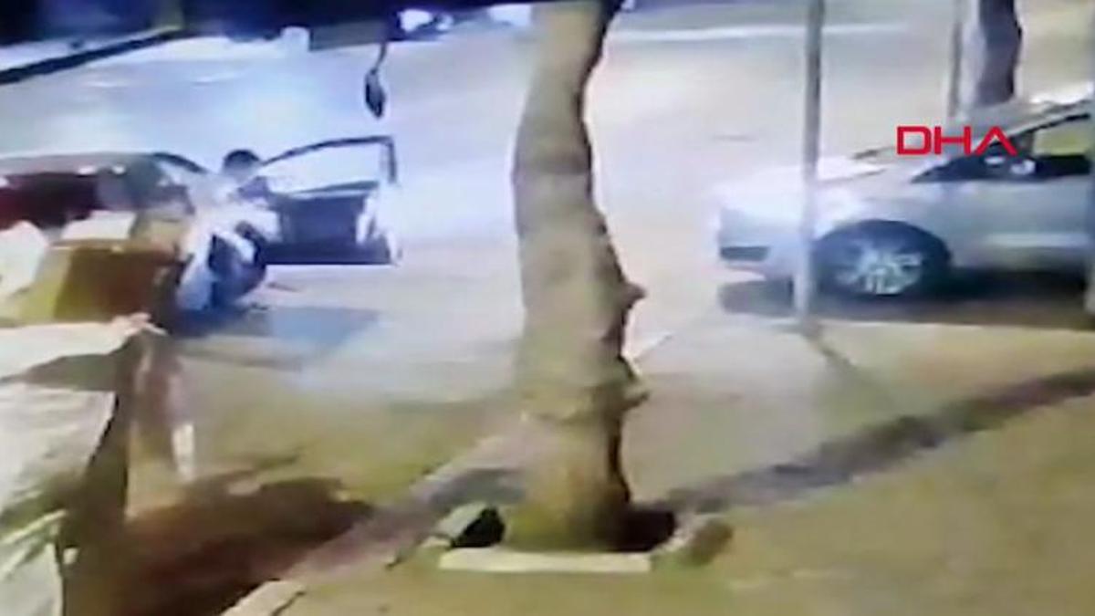 Oyuncak kaleşnikofla gasp yaptılar! O anlar saniye saniye kaydedildi
