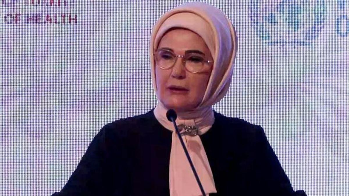 Cumhurbaşkanı Erdoğan'ın eşi Emine Erdoğan, Geleneksel ve Tamamlayıcı Tıp Çalıştayı'na katıldı