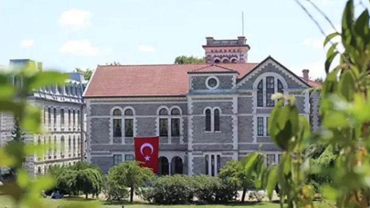 Üniversiteler 23 Nisan’da tatil mi? 22 Nisan üniversiteler açık mı, yarım gün mü?
